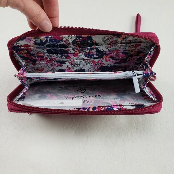 Vera Bradley Ultralight Accordian Wristlet Wallet Purse Red Card Holder RFID NEW - Picture 6 of 12